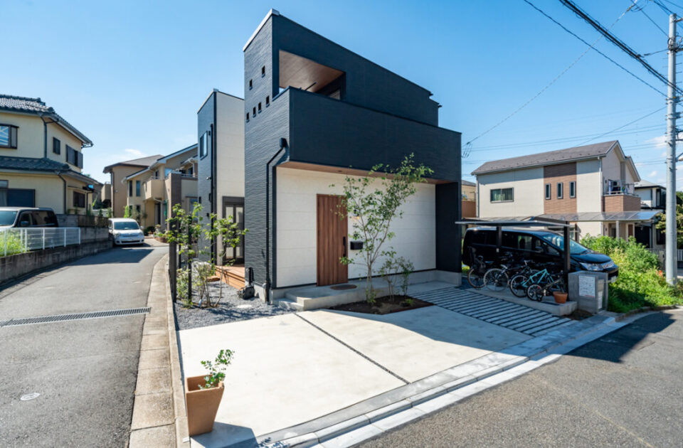 狭い敷地でもスムーズに駐車できる外構計画のコツ